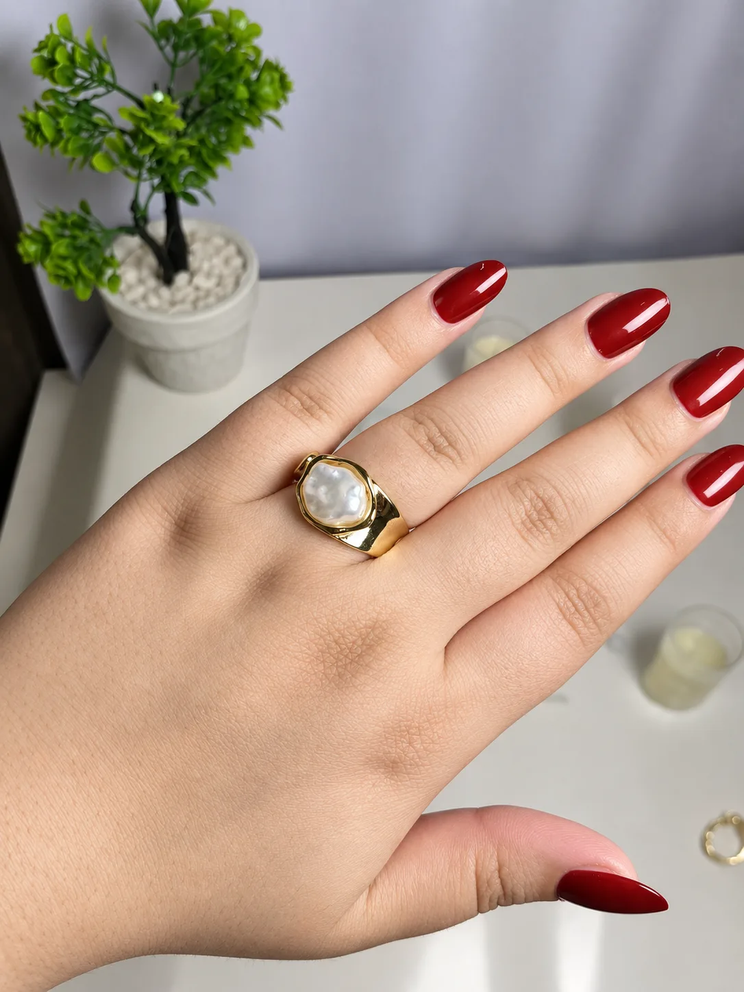 Pearl aura adjustable ring