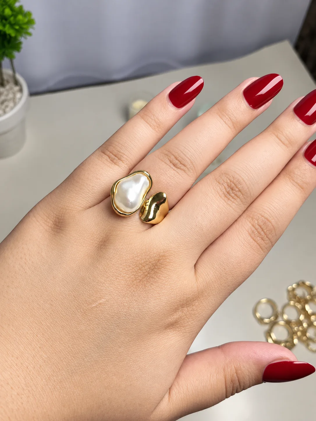 Pearl aura adjustable ring